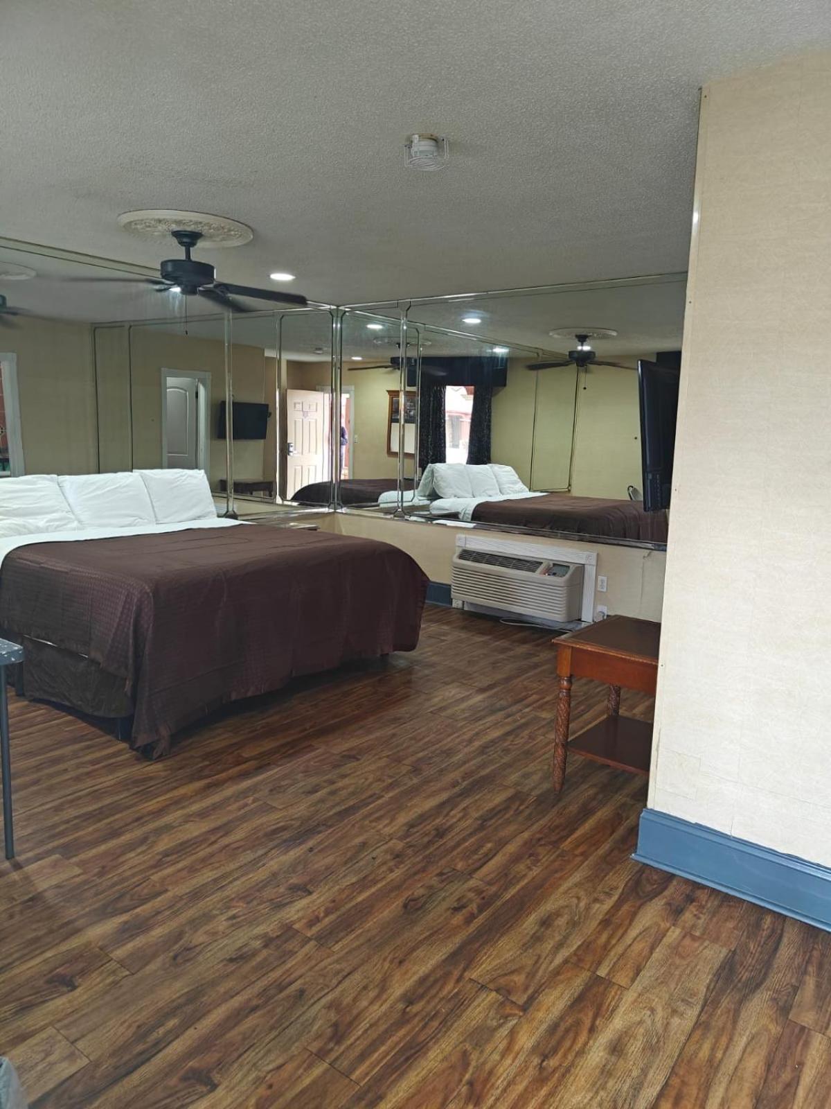 Deluxe Inn - Savannah Luaran gambar